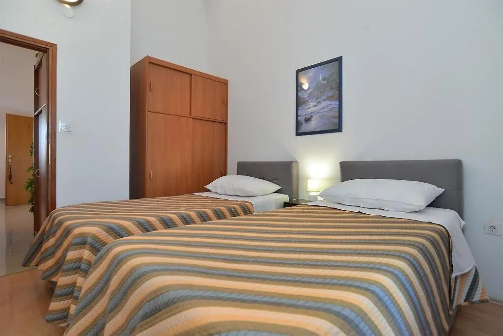 Stunning View Apartment With Pool Valbandon Croatia