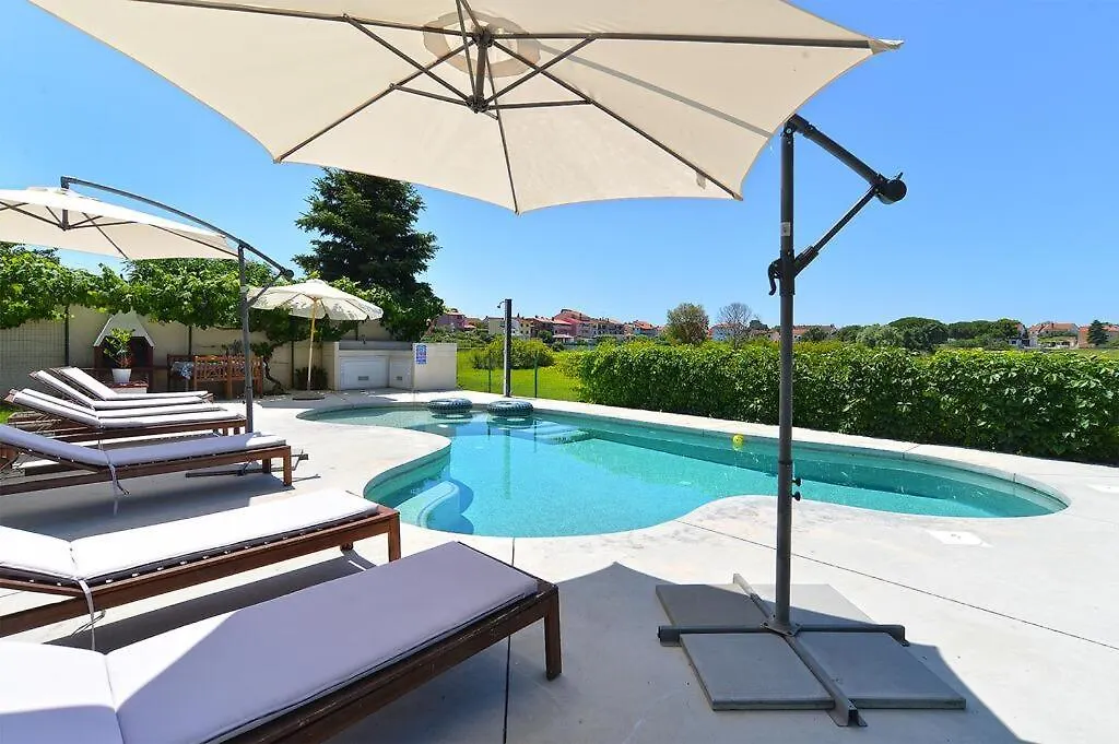 Stunning View Apartment With Pool Valbandon